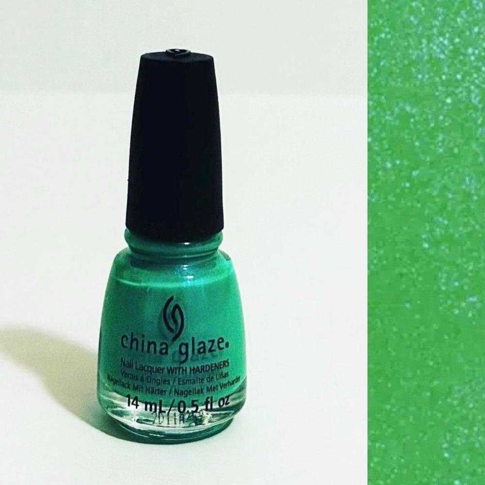 ⭐️5 For 25⭐️ China Glaze In The Lime Light Nail Lacquer